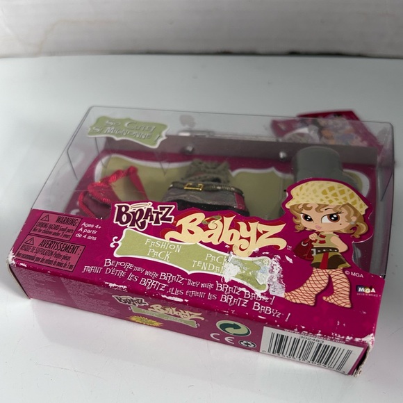 Bratz Babyz 7 pcs Fashion Pack OUTDOOR STYLE nib - Picture 3 of 5